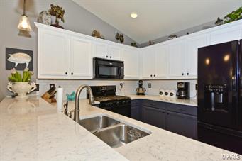 200 Coachgate Lane Ballwin, MO 63021 - Photo 6 of 38