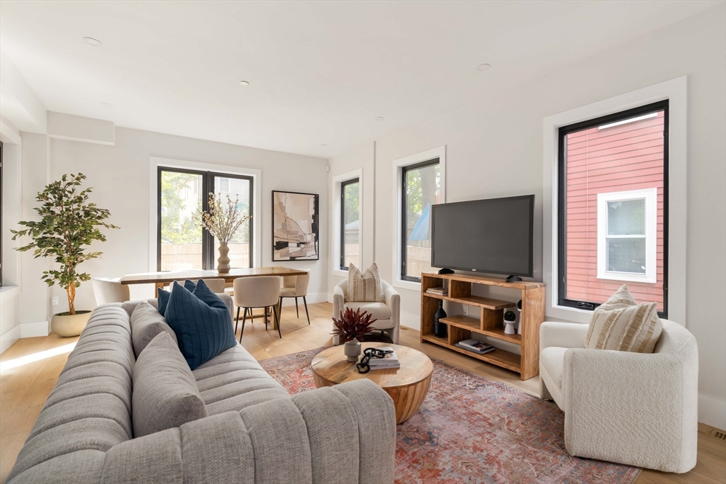 8 Poplar Road, Unit B Cambridge, MA 02138 - Photo 4 of 34