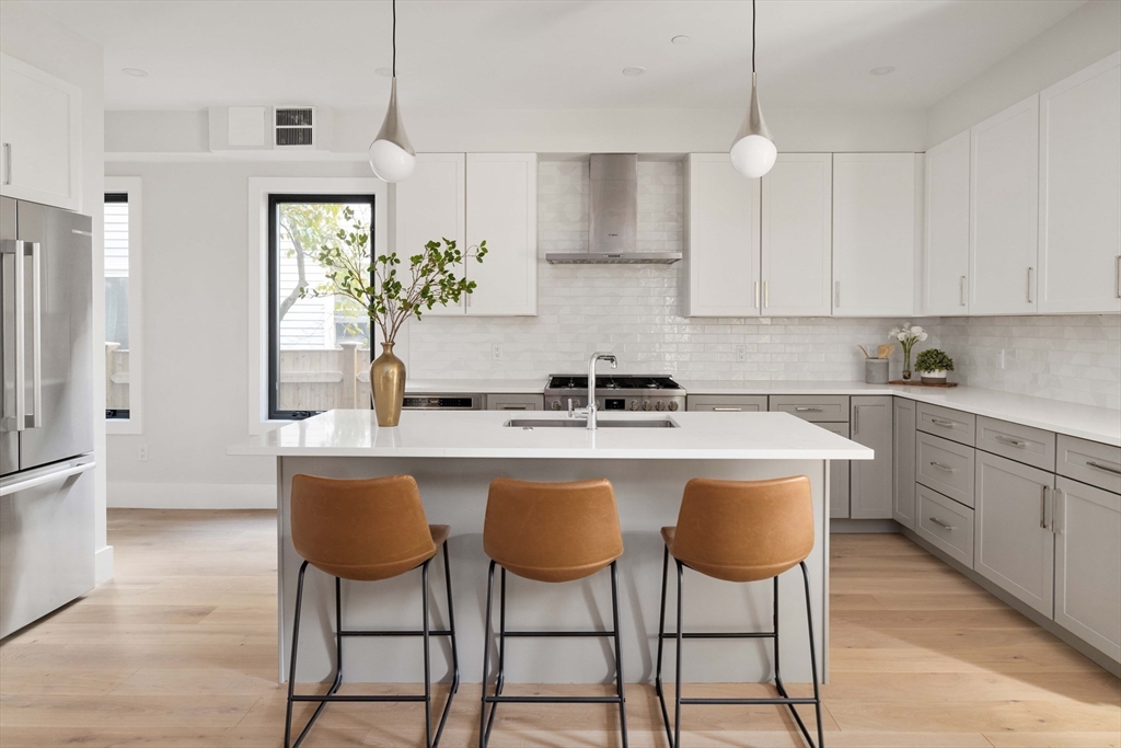 8 Poplar Road, Unit B Cambridge, MA 02138 - Photo 5 of 34