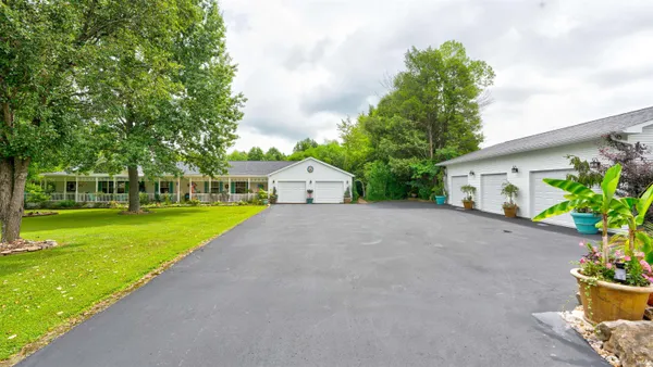 $624,500 | 16834 North State Road 66, Cannelton, IN 47520