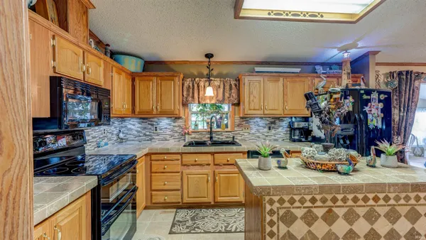 $649,000 | 16834 North State Road 66, Cannelton, IN 47520