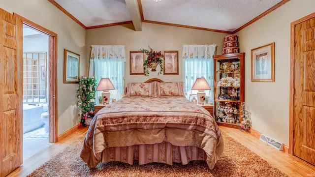 $675,000 | 16834 North State Road 66, Cannelton, IN 47520