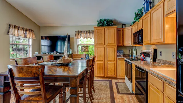 $675,000 | 16834 North State Road 66, Cannelton, IN 47520