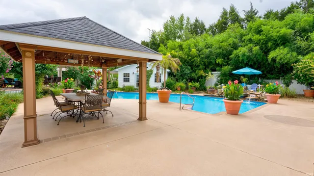 $675,000 | 16834 North State Road 66, Cannelton, IN 47520