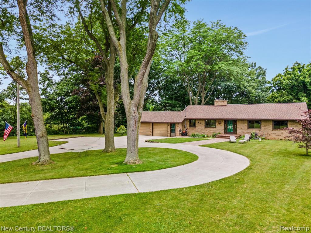 211 Spring Street Vernon, MI 48476 - Photo 5 of 65