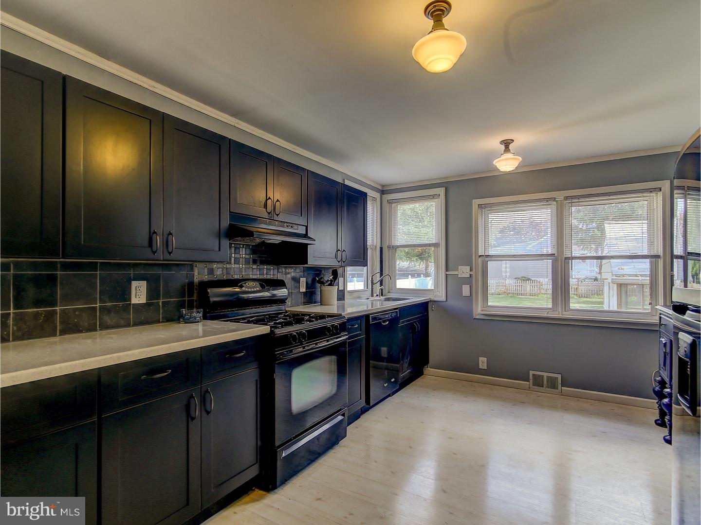416 East Mill Road Maple Shade, NJ 08052 - Photo 9 of 25