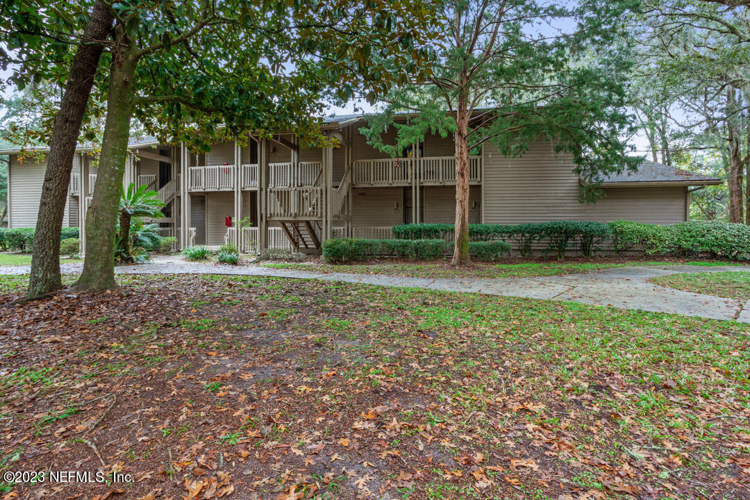 3165 Ravines Road, Unit 3604 Middleburg, FL 32068 - Photo 2 of 16 a backyard of a house with trampoline