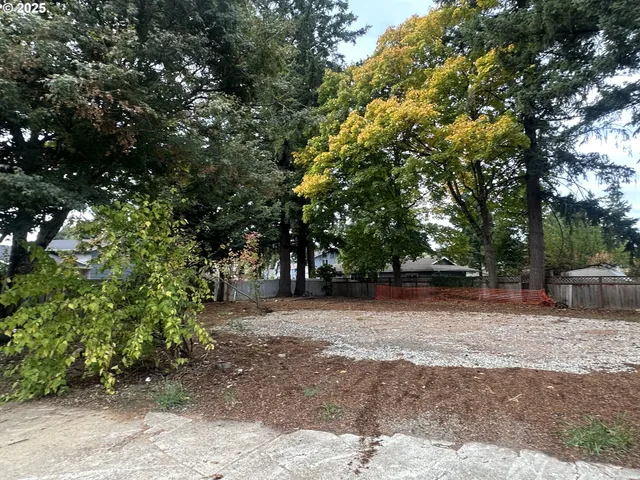 $190,000 | 3905 Southeast 147th Avenue, Portland, OR 97236