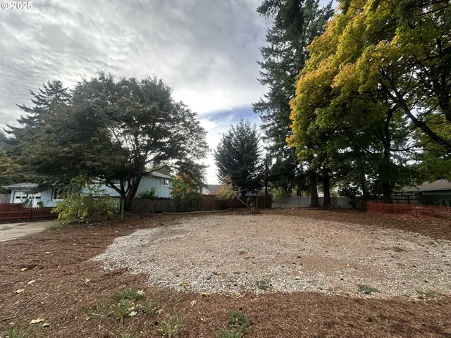 $190,000 | 3905 Southeast 147th Avenue, Portland, OR 97236