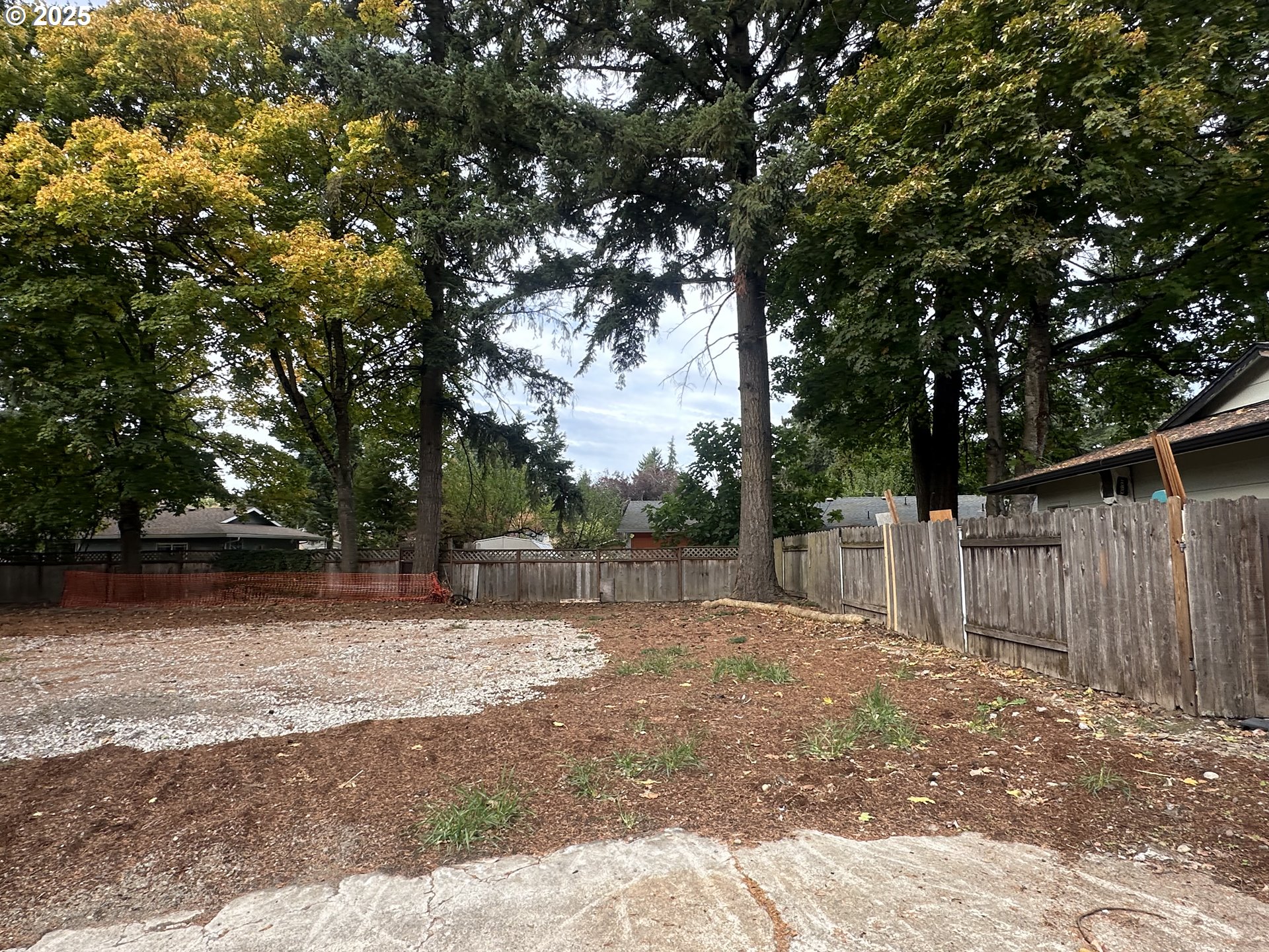 3905 Southeast 147th Avenue Portland, OR 97236 - Photo 5 of 26