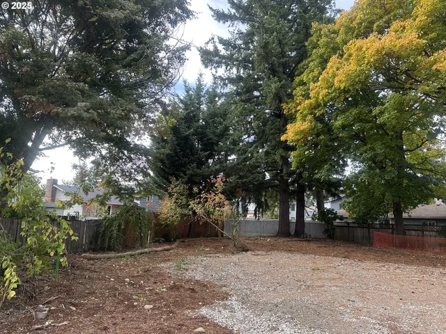 $190,000 | 3905 Southeast 147th Avenue, Portland, OR 97236