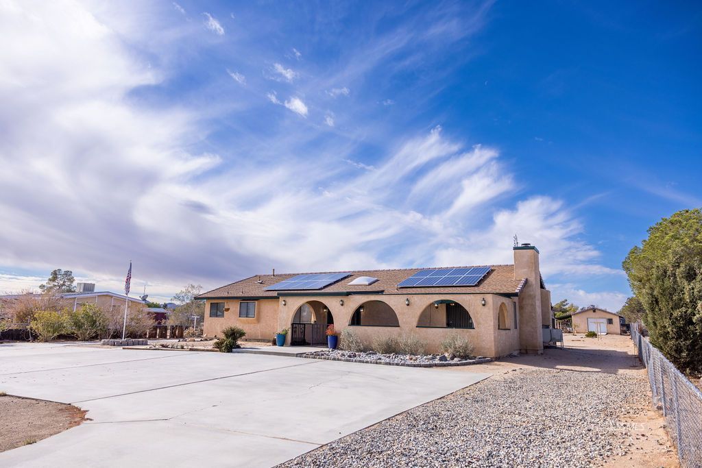 1117 Garth Street Ridgecrest, CA 93555 - Photo 4 of 33