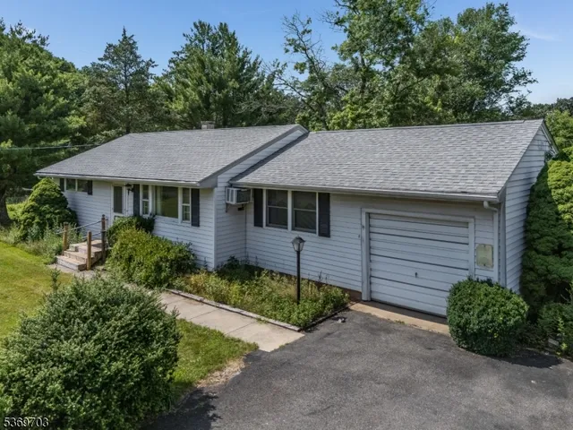 $389,900 | 26 Regional Road, Annandale, NJ 08801