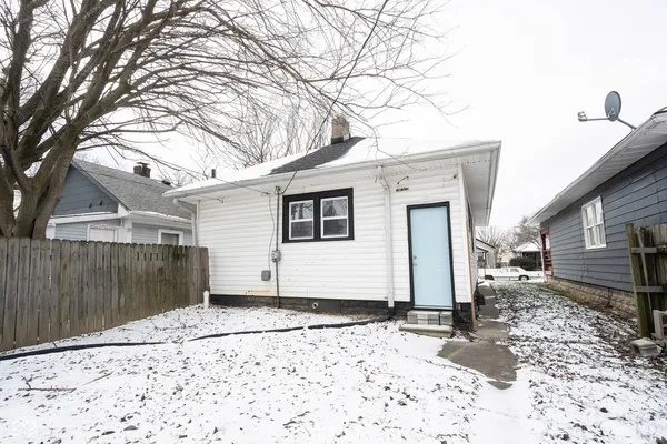 $1,195 | 729 North Bosart Avenue, Indianapolis, IN 46201