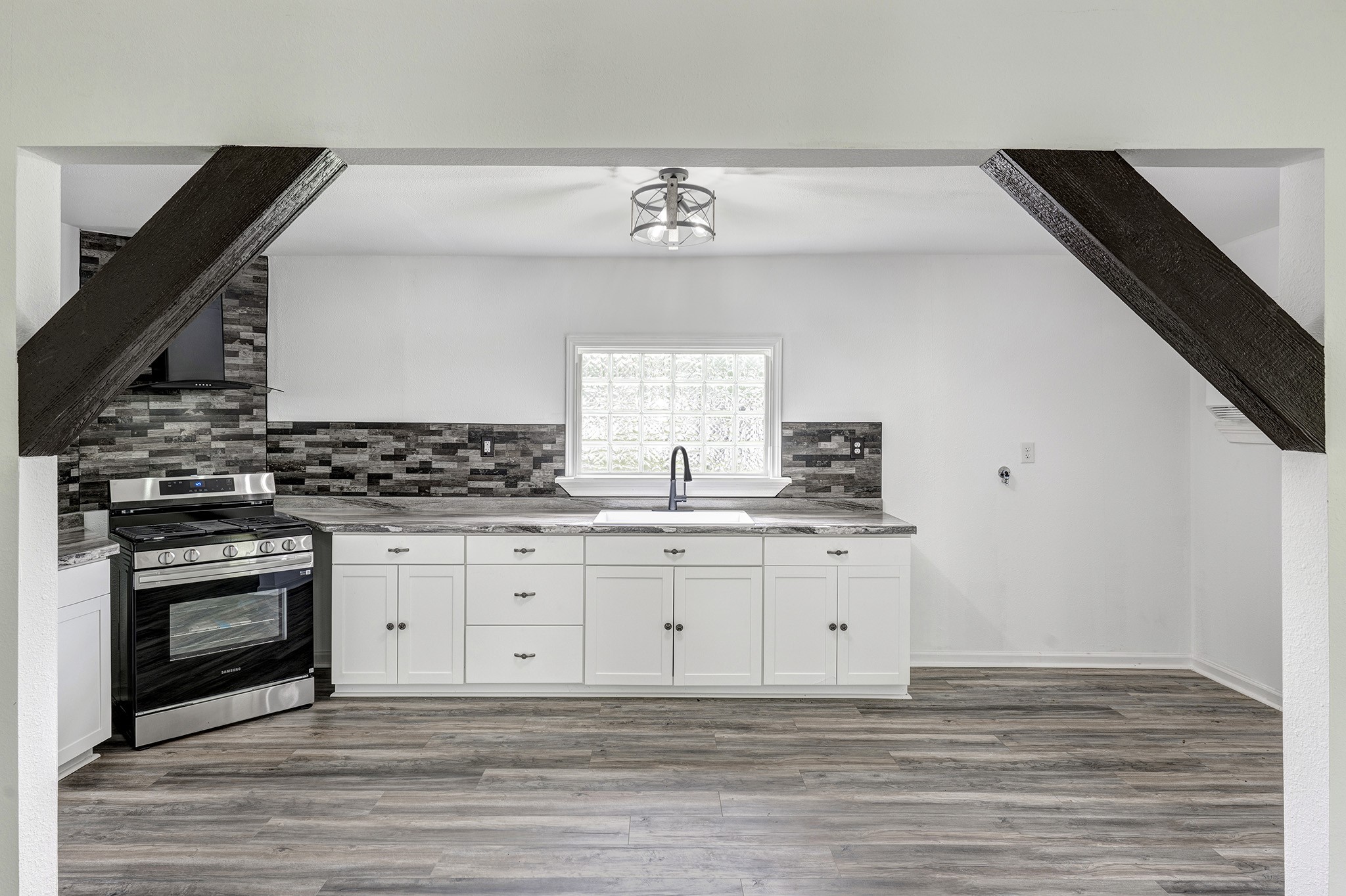 639 Manor Street Houston, TX 77015 - Photo 6 of 42