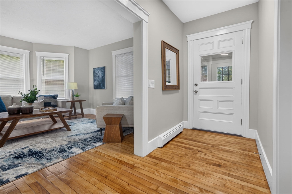 8 Darling Street Worcester, MA 01605 - Photo 9 of 40 Gallery Image 9