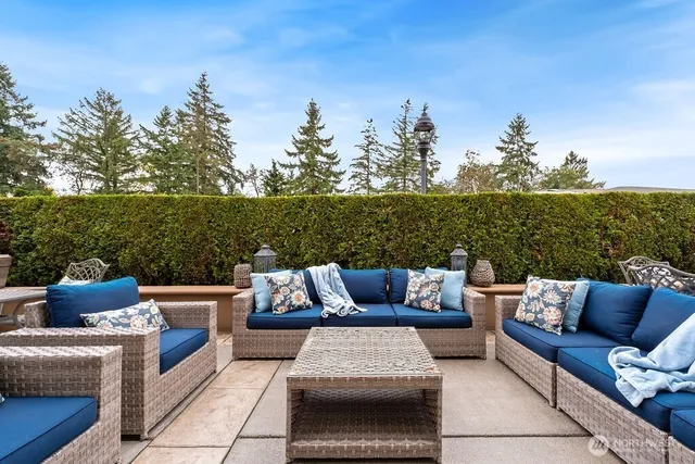 $2,268,900 | 7404 117th Place Southeast, Newcastle, WA 98056