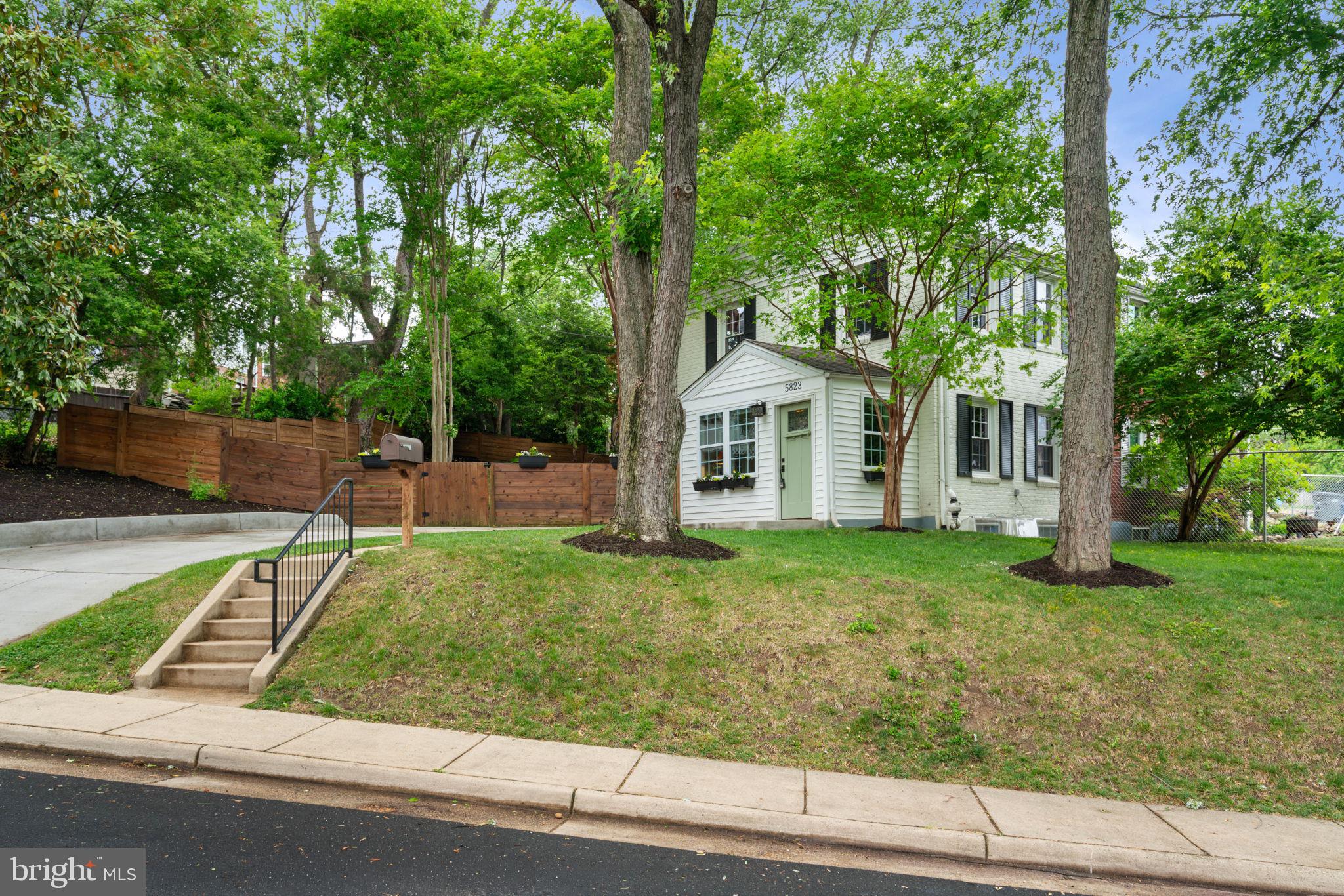 5823 Monticello Road Alexandria, VA 22303 - Photo 5 of 41