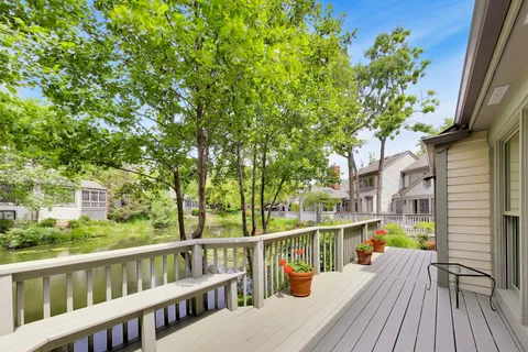 $910,000 | 32 Warrington Drive, Lake Bluff, IL 60044