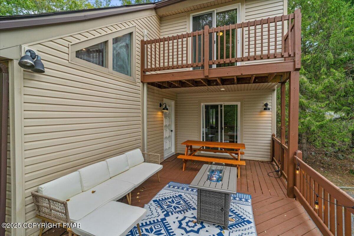 415 Canterbury Road Bushkill, PA 18324 - Photo 33 of 36 a view of a house with a large window