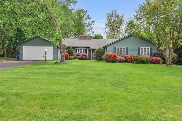 $849,000 | 11 West Ridge Drive, West Hartford, CT 06117