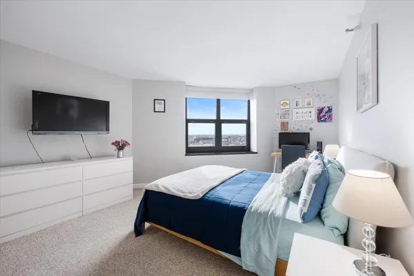$450,000 | 3660 North Lake Shore Drive, Unit 1613, Chicago, IL 60613