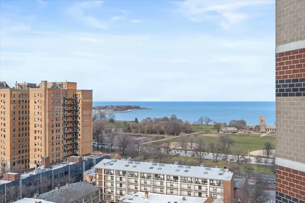 $450,000 | 3660 North Lake Shore Drive, Unit 1613, Chicago, IL 60613