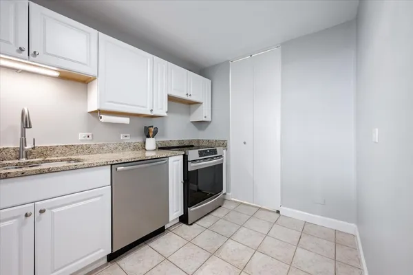 $450,000 | 3660 North Lake Shore Drive, Unit 1613, Chicago, IL 60613