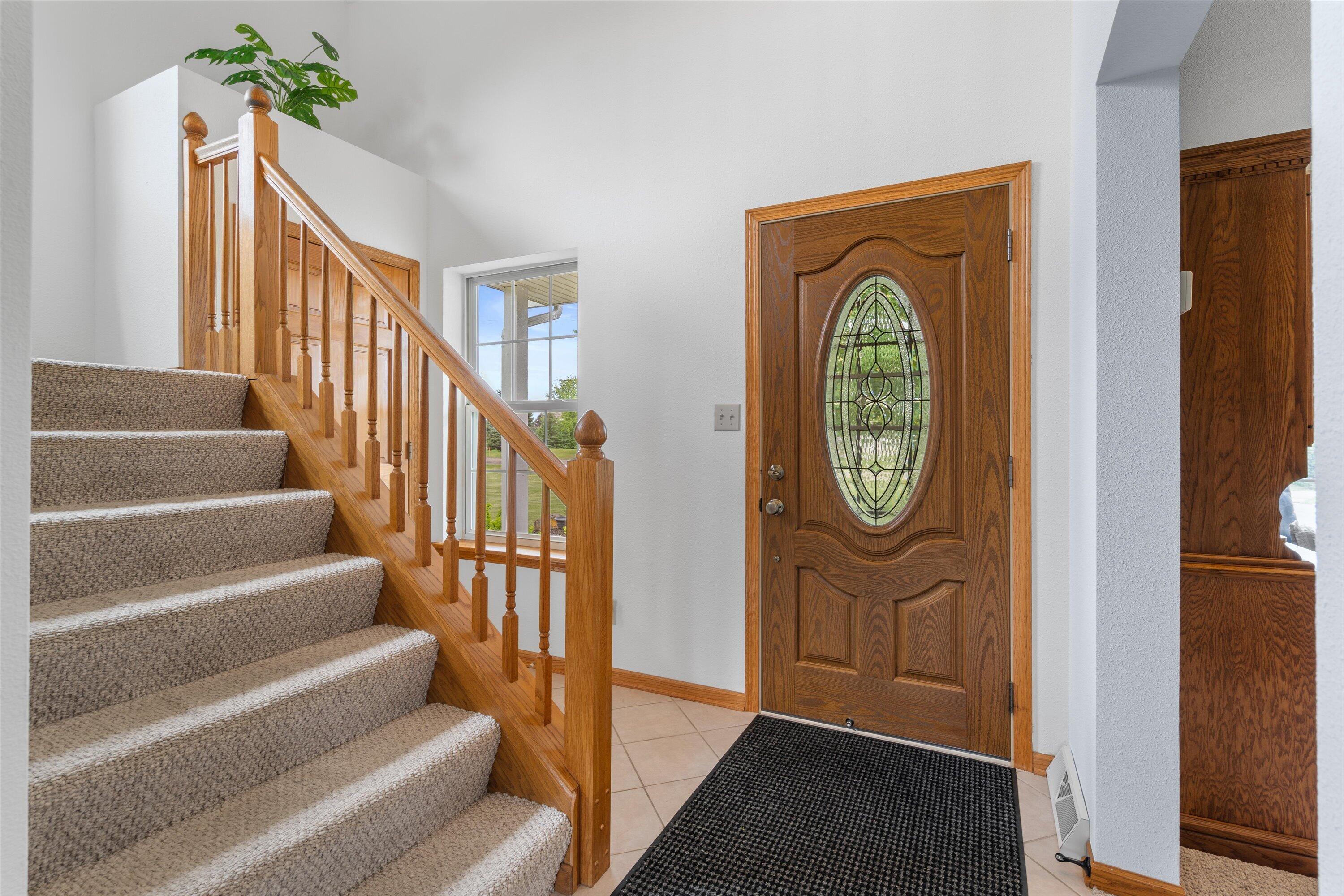 7720 Orchard Valley Road Farmington, WI 53090 - Photo 14 of 36 Foyer