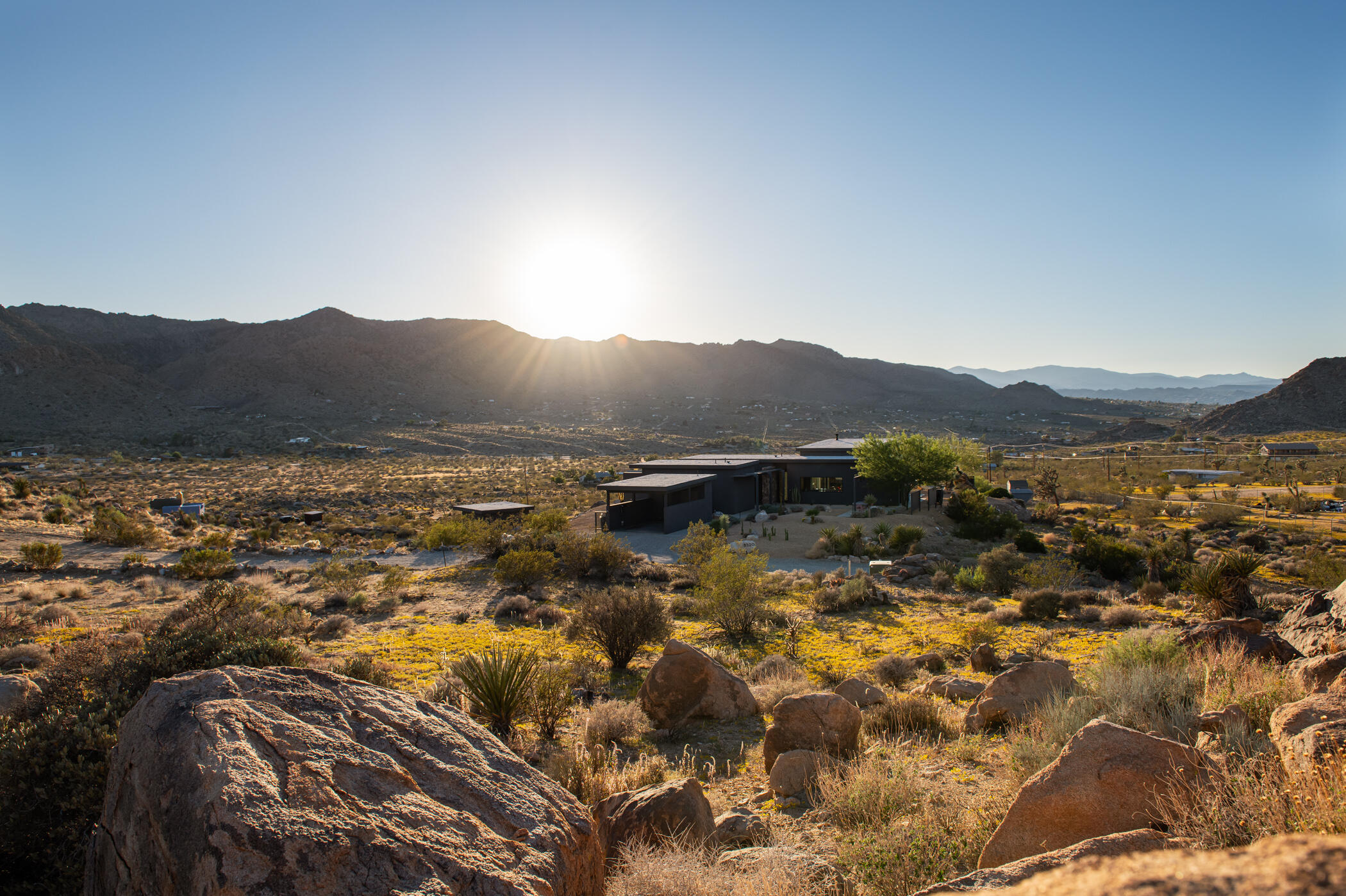 8520 Purple Sage Road Joshua Tree, CA 92252 - Photo 33 of 36 a view of lake and mountains