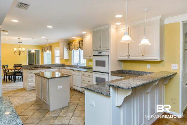 266 Suffolk Road Mobile, AL 36608 - Photo 3 of 24