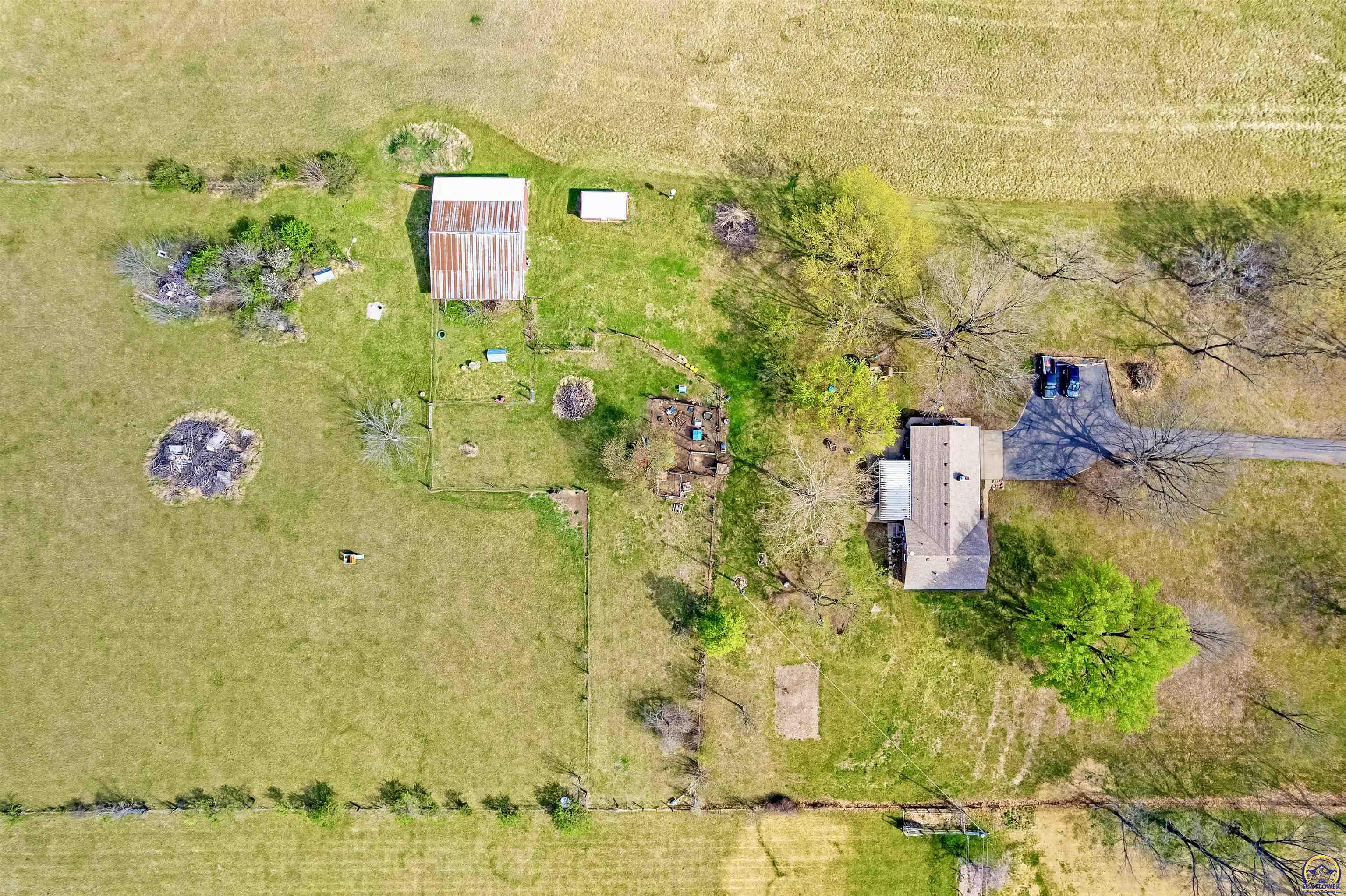 3641 Northeast Kincaid Road Topeka, KS 66617 - Photo 13 of 54