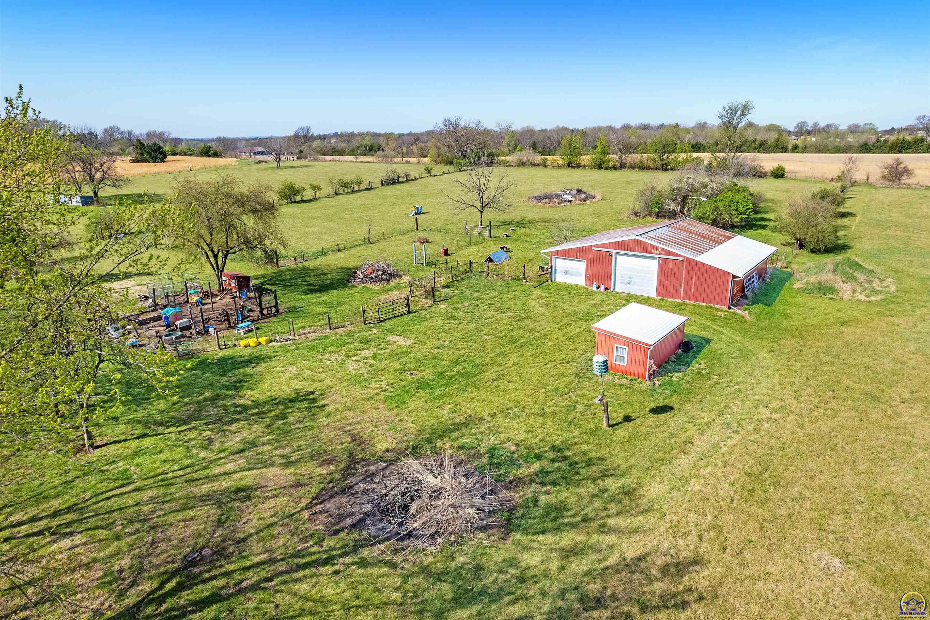 3641 Northeast Kincaid Road Topeka, KS 66617 - Photo 15 of 54