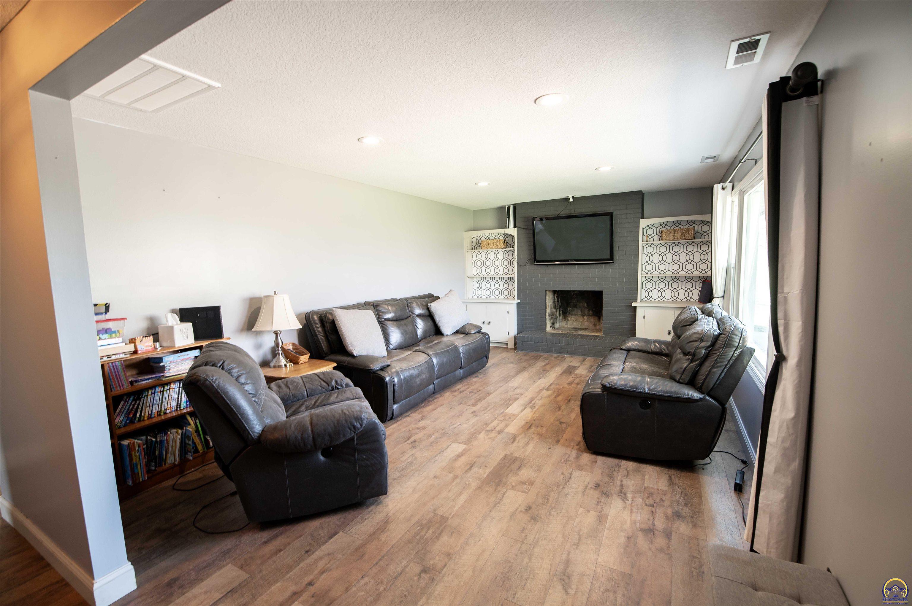 3641 Northeast Kincaid Road Topeka, KS 66617 - Photo 22 of 54