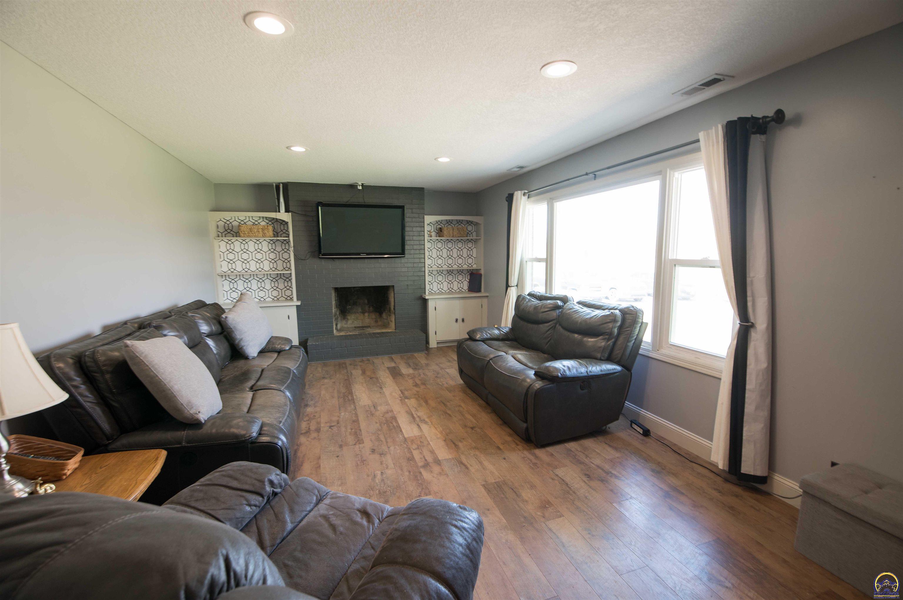 3641 Northeast Kincaid Road Topeka, KS 66617 - Photo 23 of 54