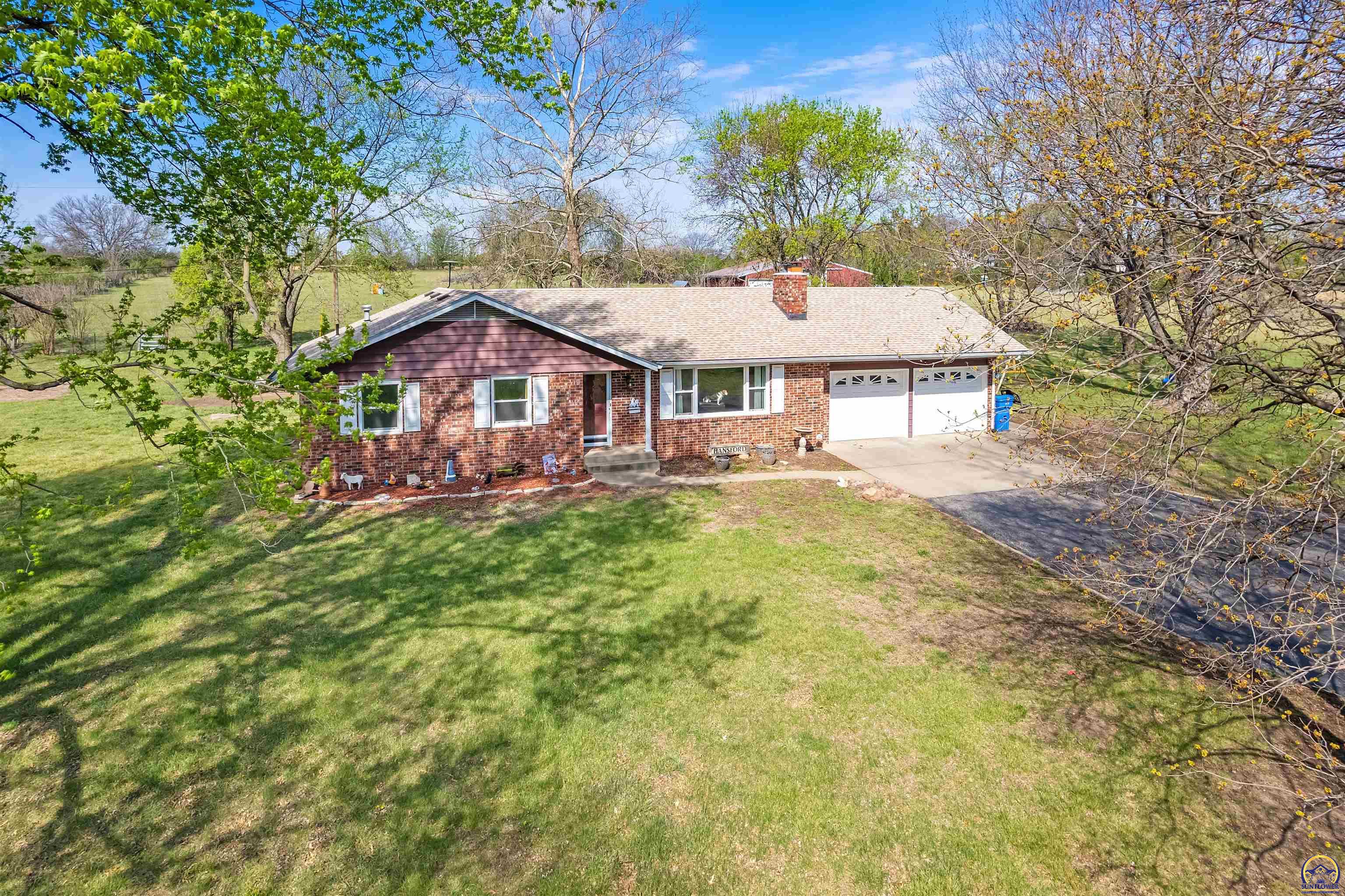 3641 Northeast Kincaid Road Topeka, KS 66617 - Photo 4 of 54