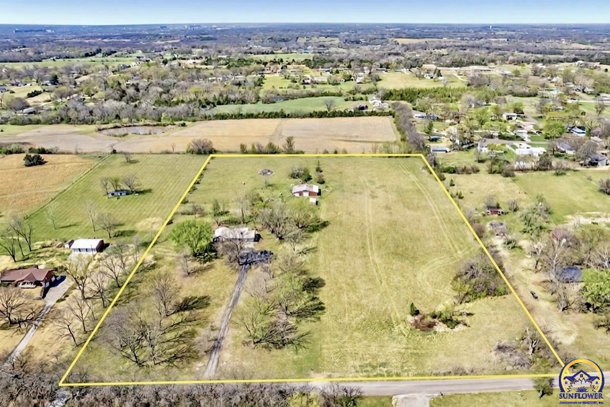 3641 Northeast Kincaid Road Topeka, KS 66617 - Photo 10 of 54