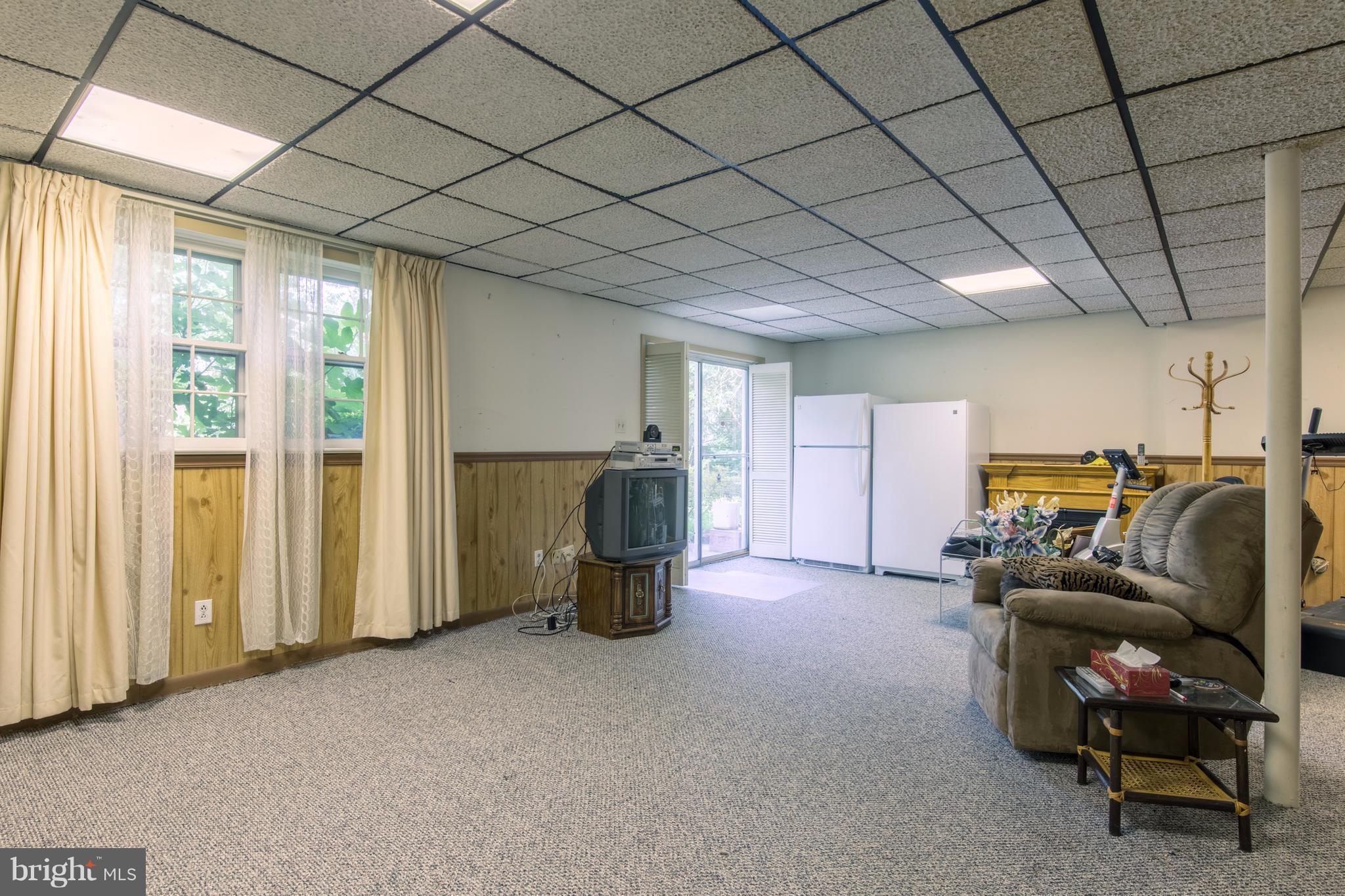 5109 Ox Road Fairfax, VA 22030 - Photo 14 of 19 Family Room