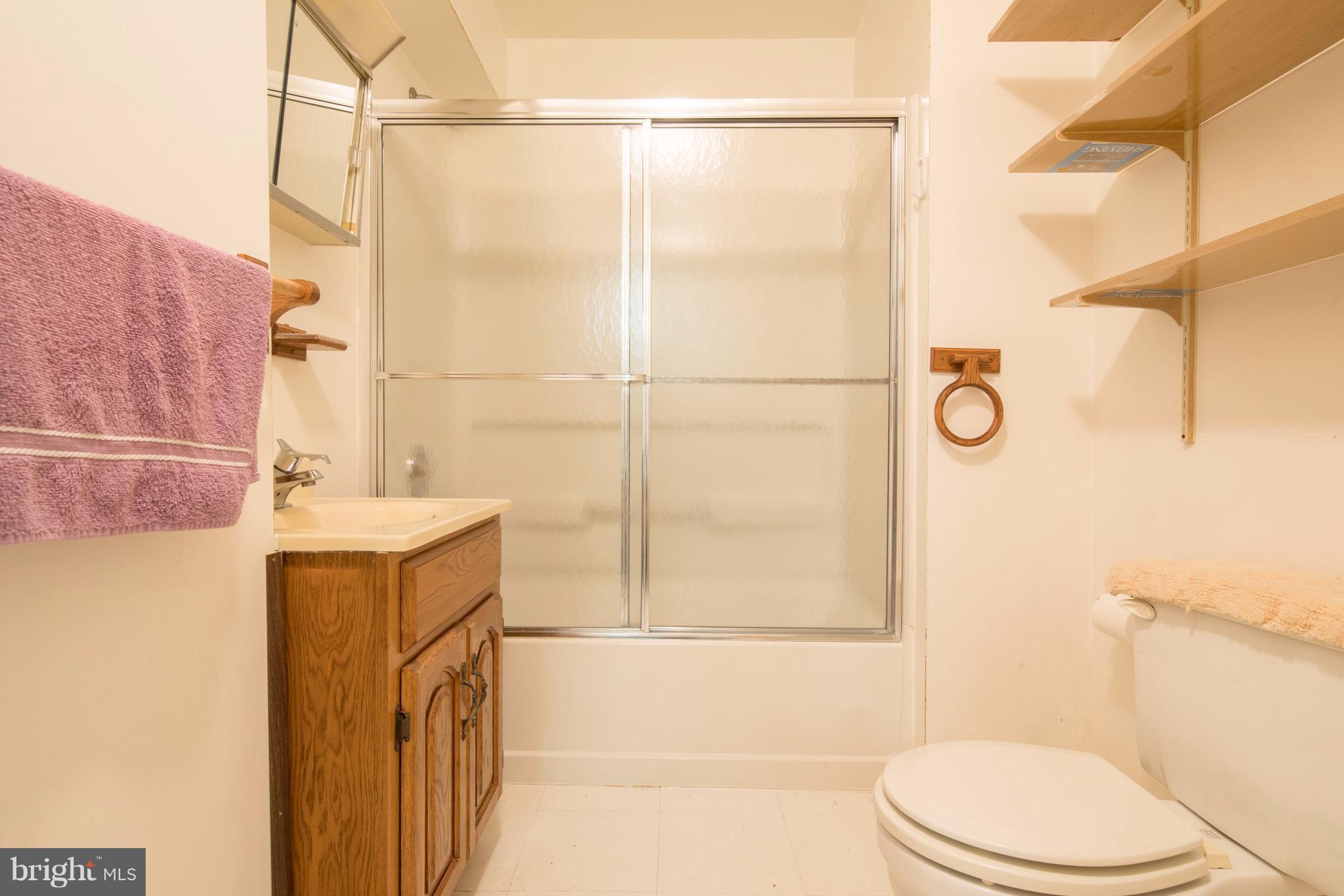 5109 Ox Road Fairfax, VA 22030 - Photo 18 of 19 Bath