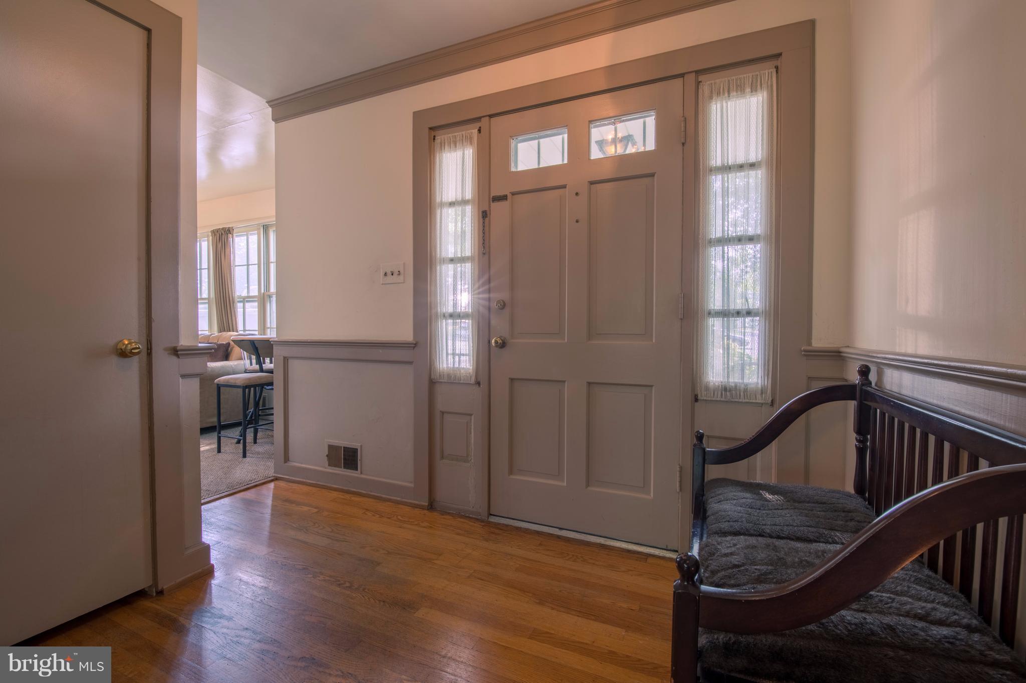 5109 Ox Road Fairfax, VA 22030 - Photo 3 of 19 Interior (General)