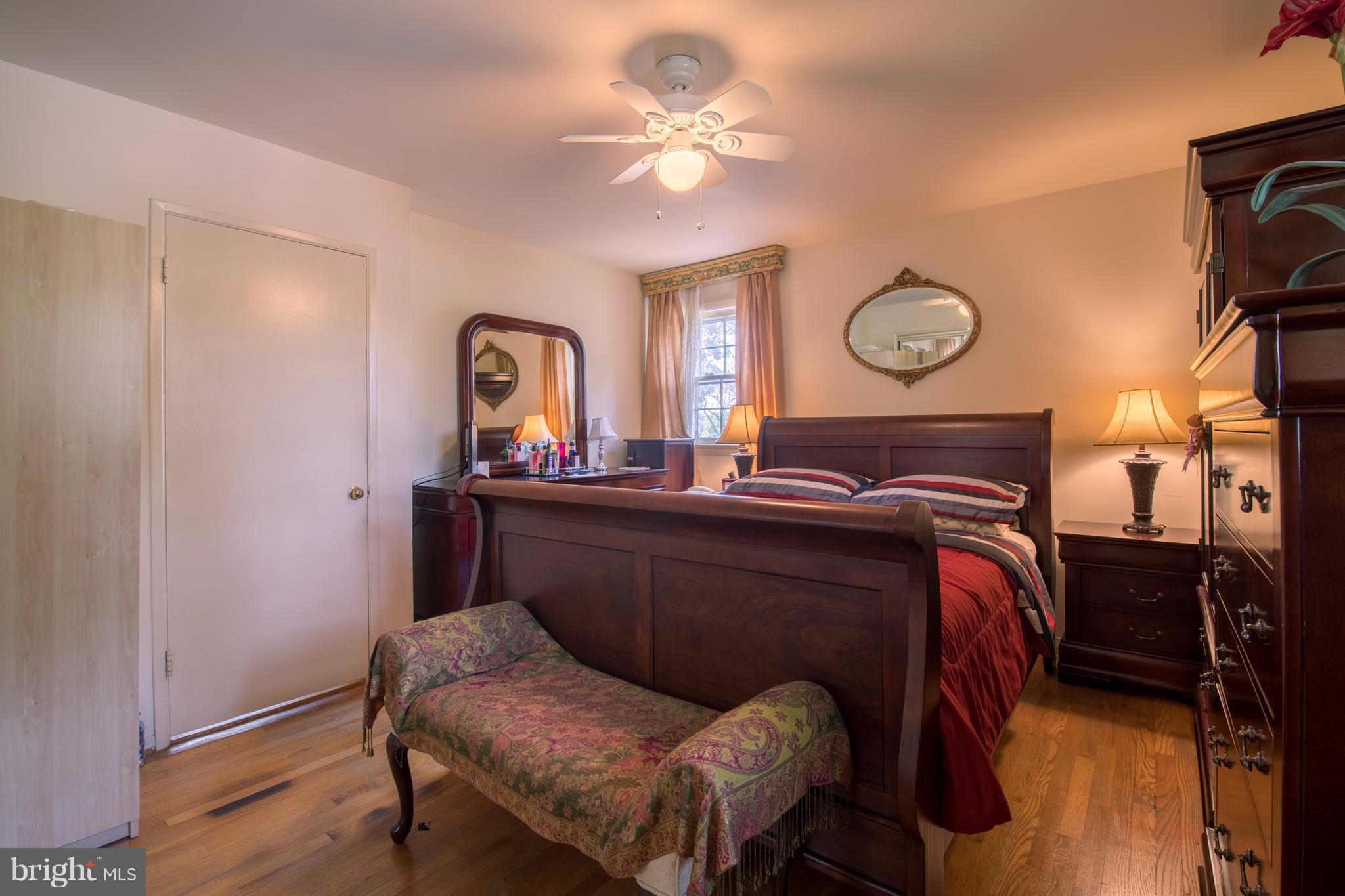 5109 Ox Road Fairfax, VA 22030 - Photo 9 of 19 Bedroom (Master)