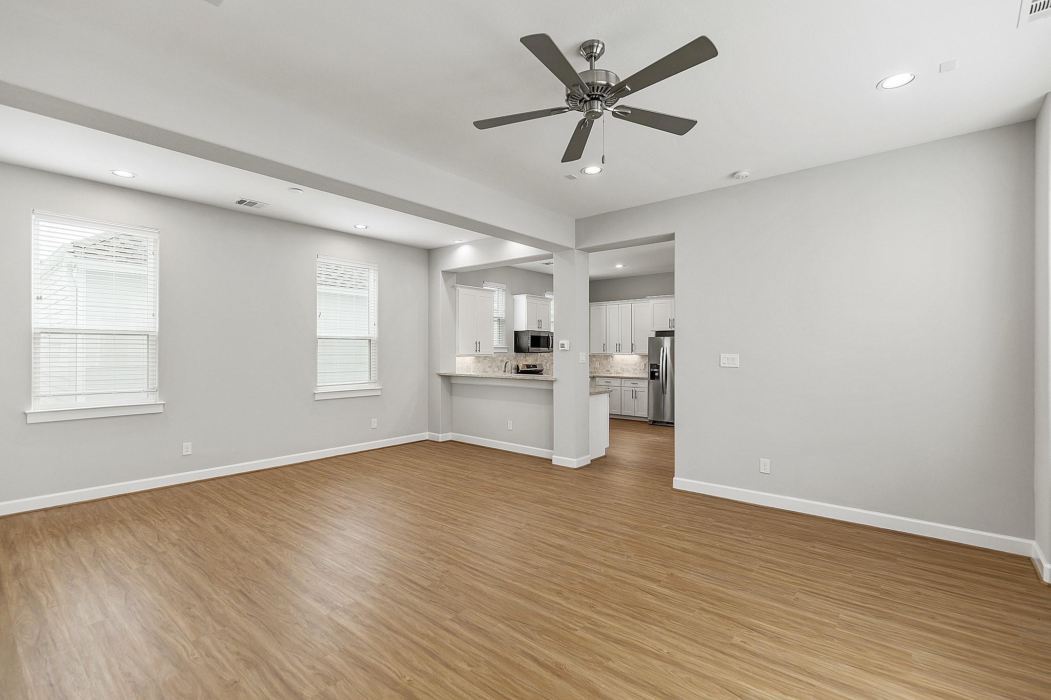 603 H Link Road Houston, TX 77009 - Photo 12 of 47 COMPLETED HOME FEATURES MAY VARY SLIGHTLY