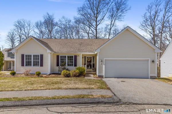 $429,900 | 8 North Ridge, Unit 8, East Hampton, CT 06424