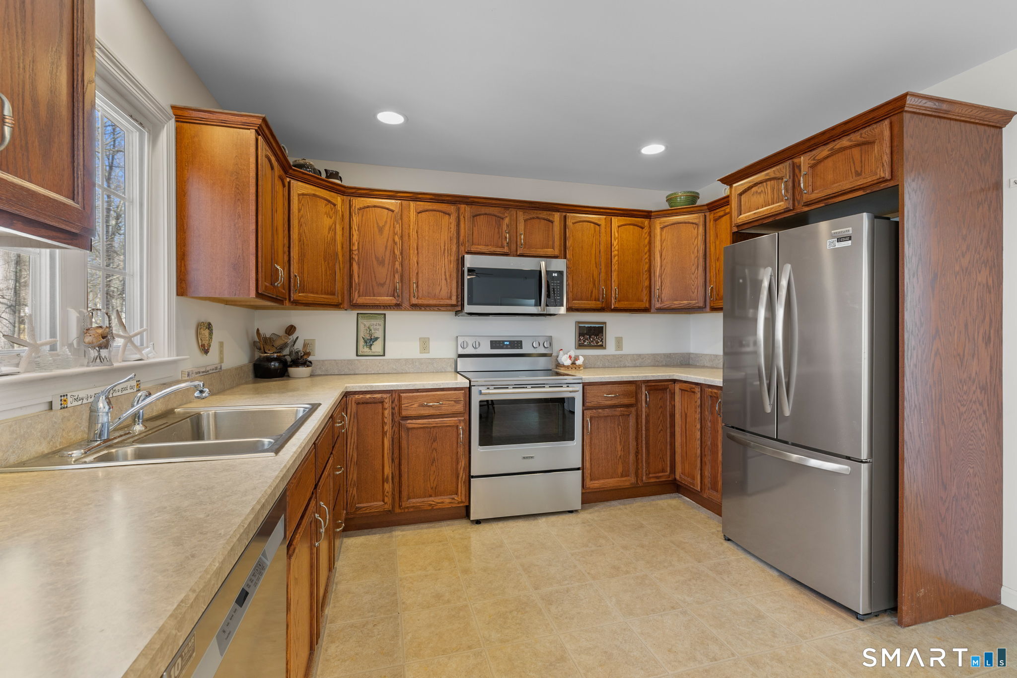 8 North Ridge, Unit 8 East Hampton, CT 06424 - Photo 20 of 37