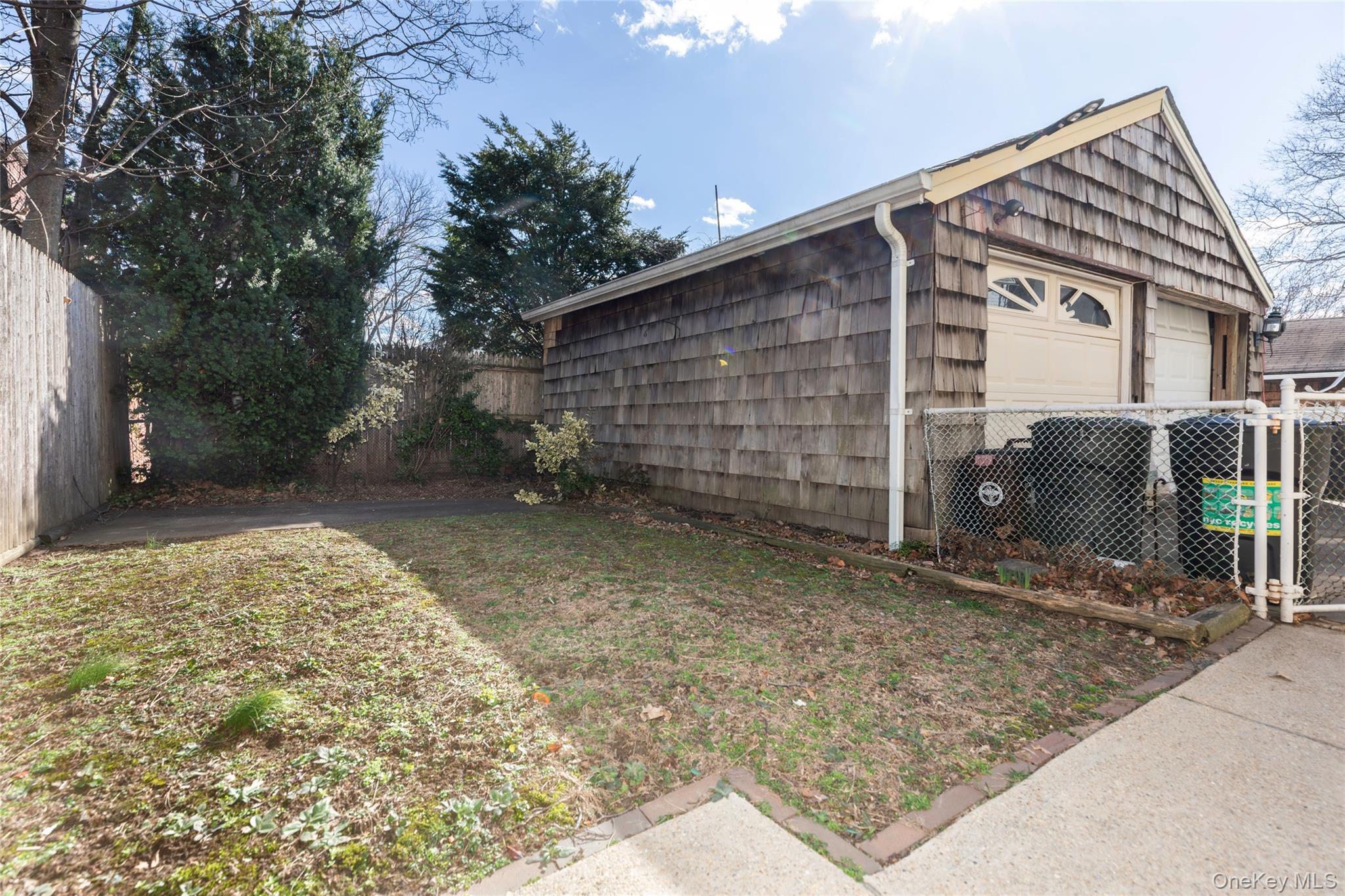 100 Marine Street Bronx, NY 10464 - Photo 23 of 25 a backyard of a house