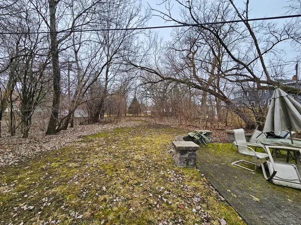 $575,000 | 270 East St Charles Road, Elmhurst, IL 60126