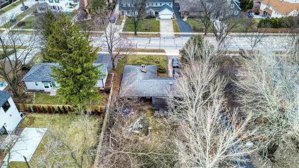 $575,000 | 270 East St Charles Road, Elmhurst, IL 60126