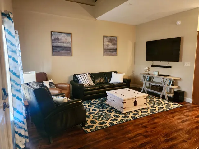 $2,300 | 4507 Furling Lane, Unit 307, Destin, FL 32541