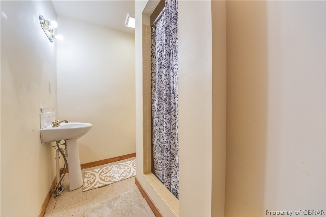 3553 Mary Ball Road Lancaster, VA 22503 - Photo 20 of 32 Upstairs bathroom