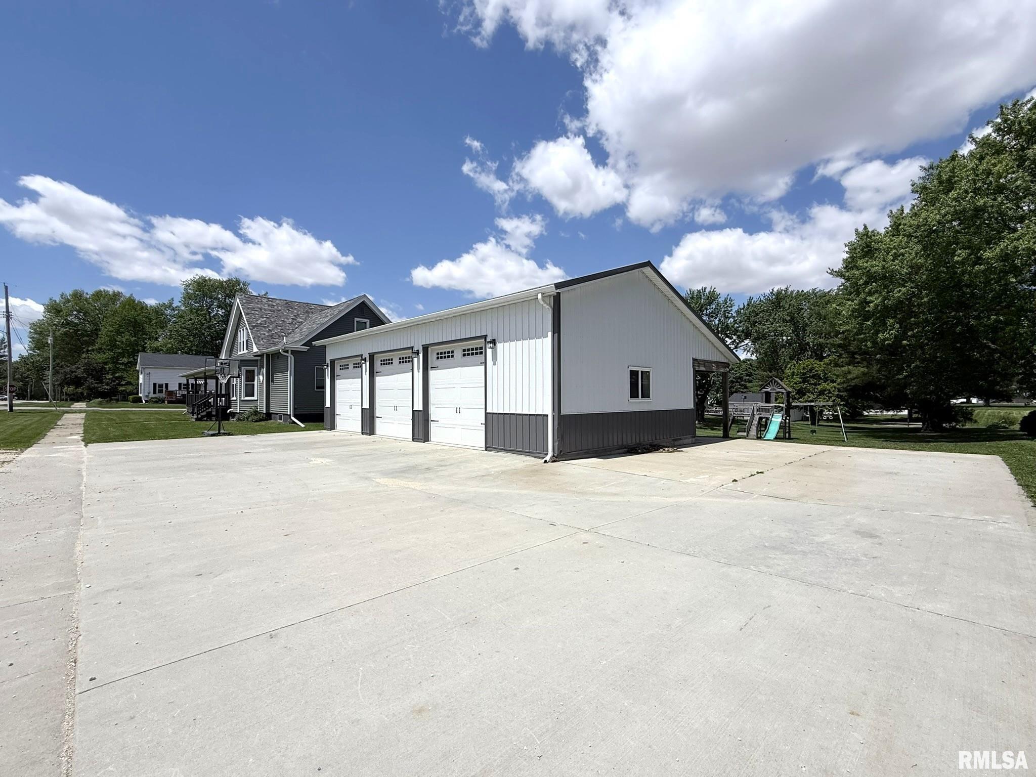 109 East West Street Oneida, IL 61467 - Photo 15 of 69
